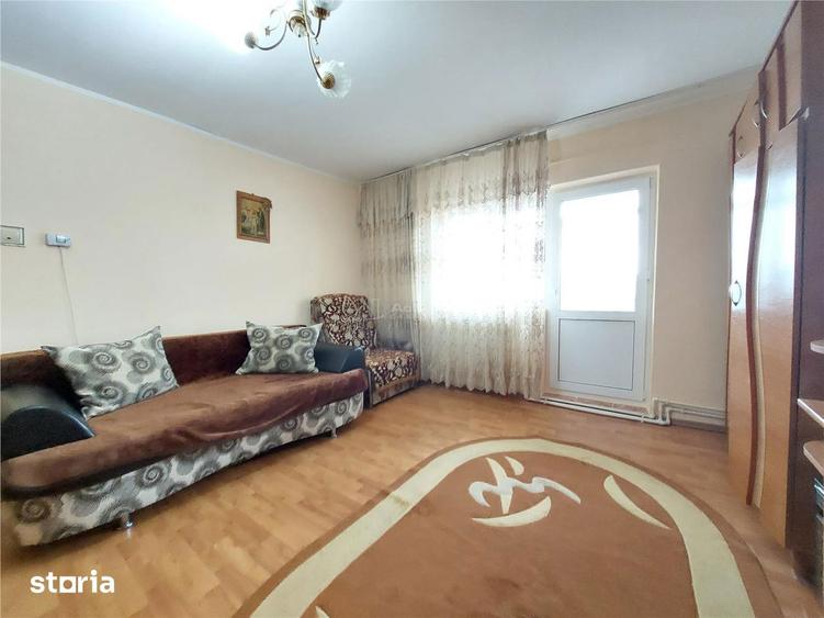 Apartament cu 2 camere semidecomandat în Broșteni