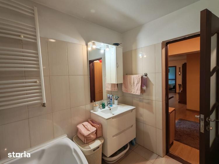Casă cu 4 camere cu Teren 450 Mp în Letea Veche