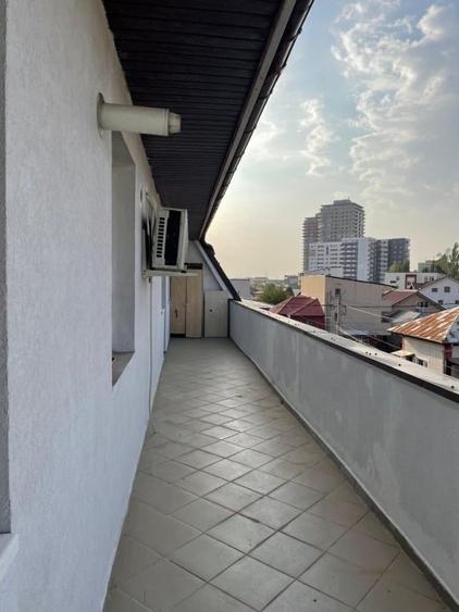 Apartament cu 3 camere decomandat, mobilat în Apărătorii Patriei