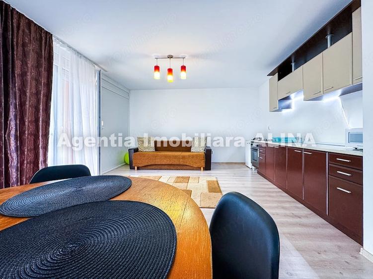 Garsonieră decomandată în Piața Centrală