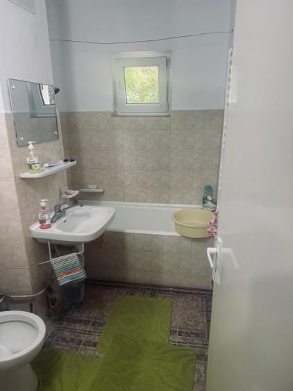 Apartament cu 2 camere semidecomandat în Aradului