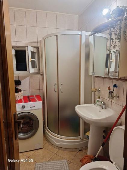 Apartament cu 2 camere decomandat în Broșteni
