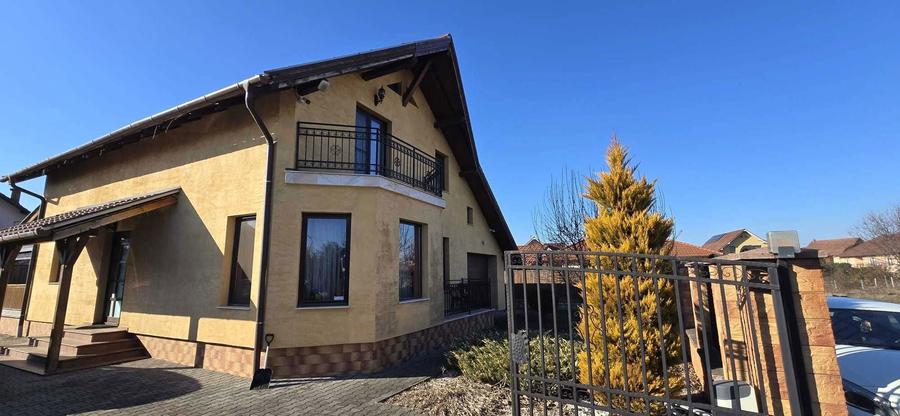 Casă cu 3 camere în Central