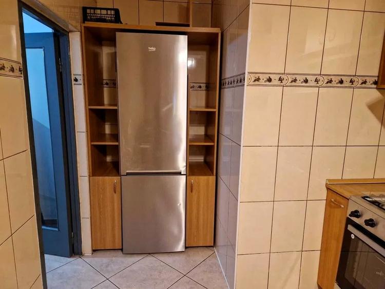 Apartament cu 3 camere decomandat, mobilat în Doamna Ghica
