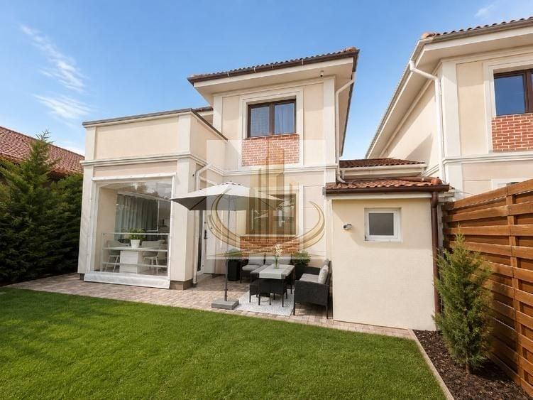 Duplex cu 5 camere cu Canalizare în Dumbrăvița