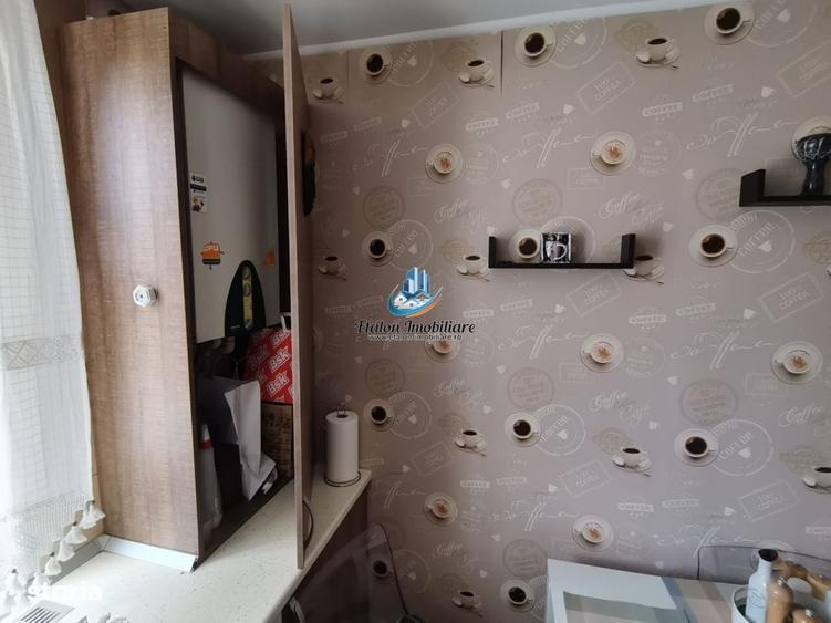 Apartament cu 3 camere semidecomandat în Ștefan cel Mare