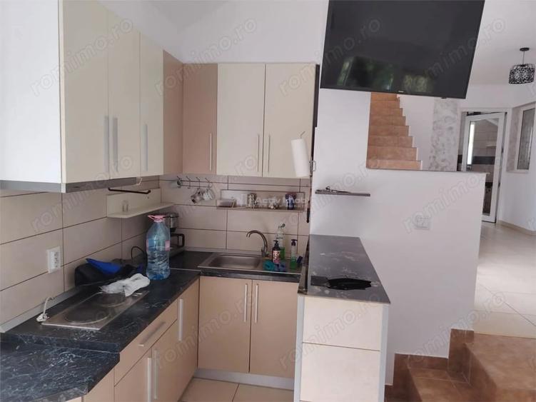 Casă cu 7 camere cu Teren 500 Mp în Central
