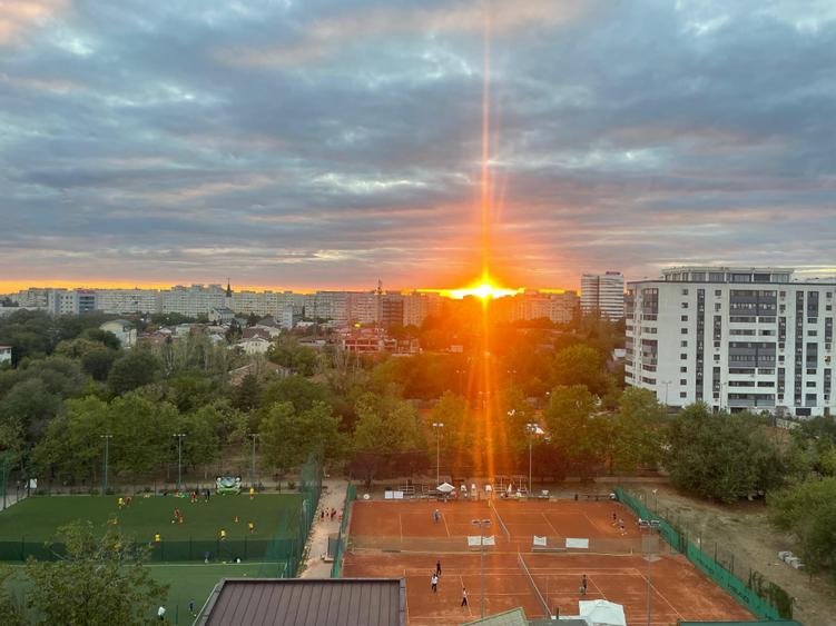 Apartament cu 3 camere decomandat în P-ța Muncii
