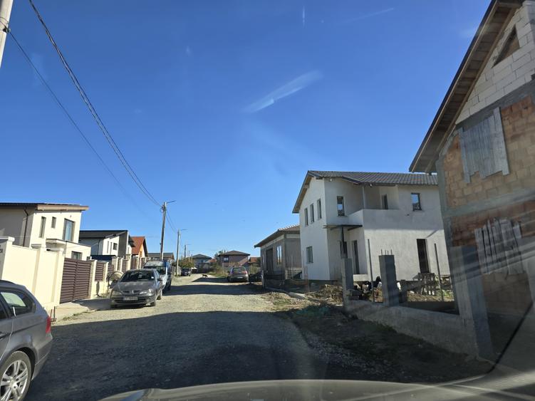 Teren Construcții intravilan de 400 mp, în Lazu