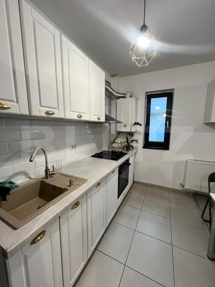 Apartament cu 2 camere semidecomandat, mobilat în Rediu