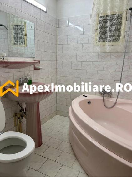 Apartament cu 4 camere semidecomandat în Crângași