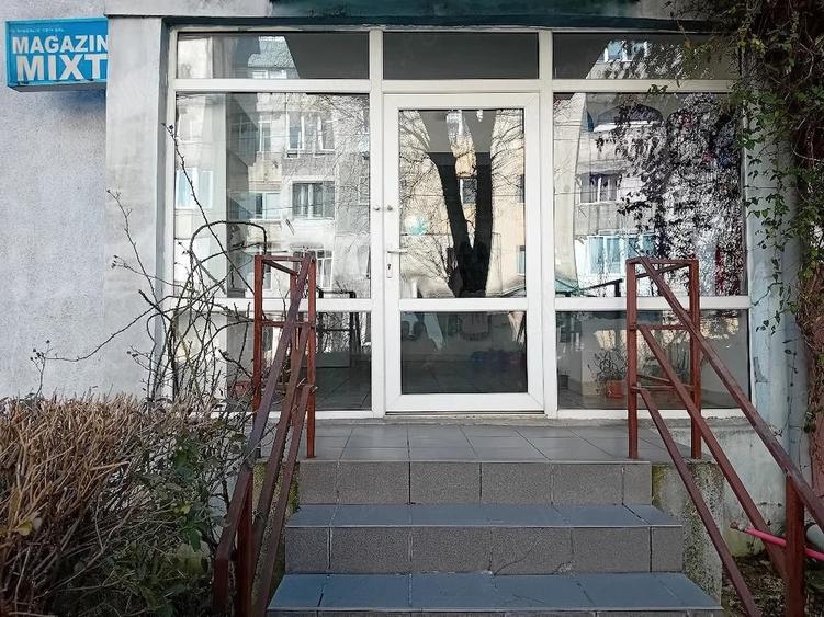 Spațiu comercial, de 42 mp, în Sud