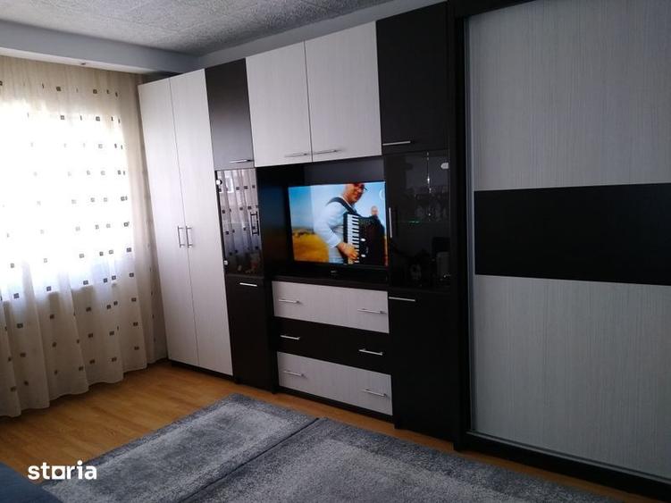 Apartament cu 2 camere decomandat în Petros