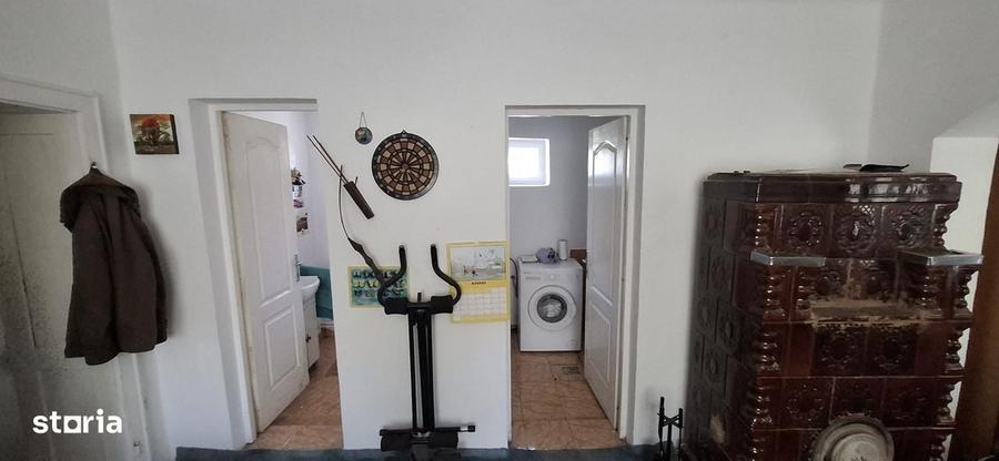 Casă cu 3 camere în Central