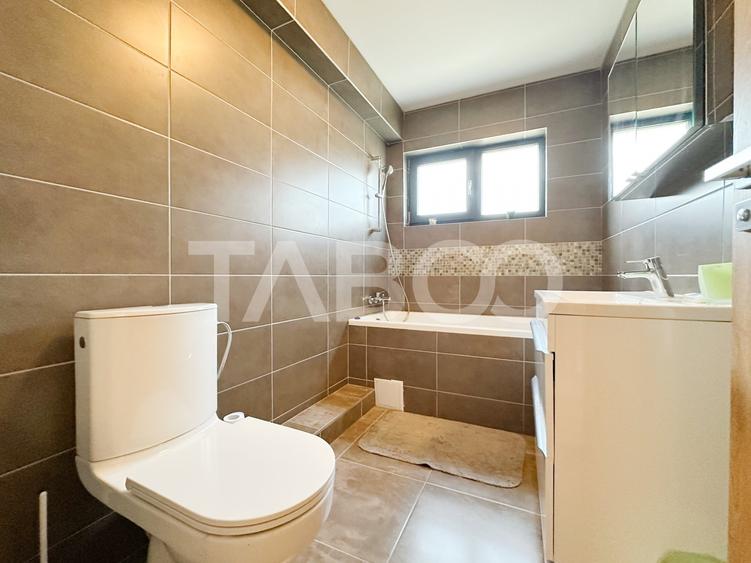 Duplex cu 4 camere cu Canalizare în Europa