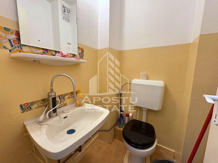 Apartament cu 4 camere decomandat, mobilat în Elisabetin