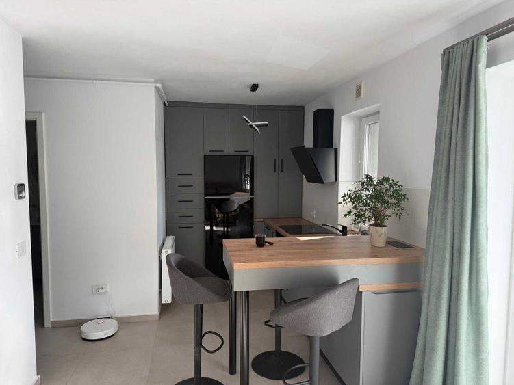 Apartament cu 2 camere decomandat în Central