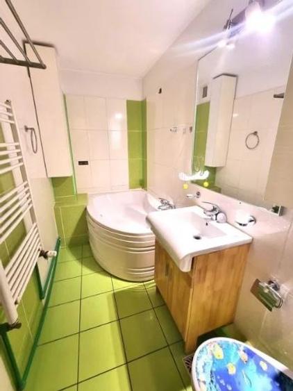 Apartament cu 3 camere decomandat, mobilat în 13 Septembrie