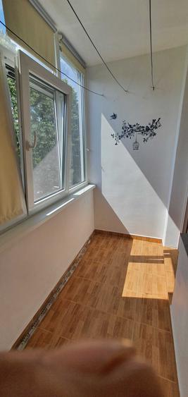 Apartament cu 3 camere semidecomandat în Valea Ialomiței