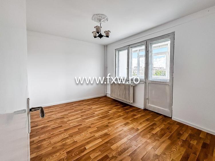 Apartament cu 3 camere semidecomandat în Drumul Taberei
