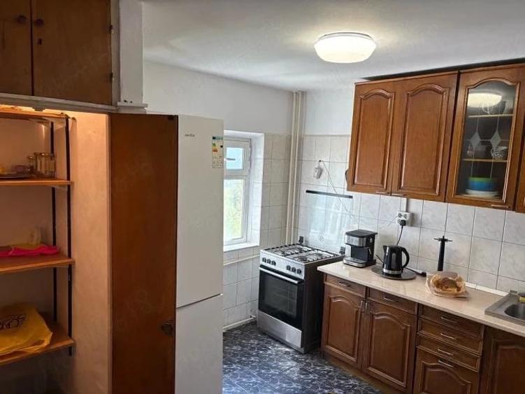 Apartament cu 4 camere decomandat, mobilat în Timpuri Noi