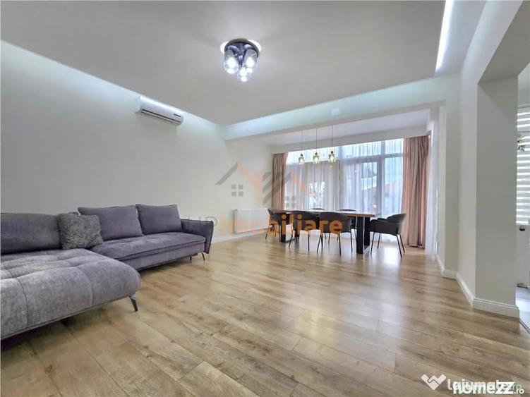 Casă cu 5 camere cu Teren 507 Mp în Sânmartin