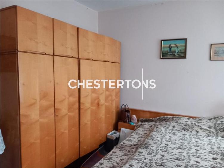 Casă cu 6 camere cu Teren 390 Mp în Central