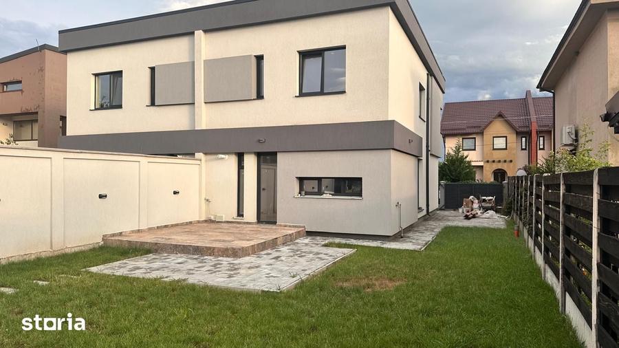 Casă cu 5 camere cu Teren 253 Mp în Tamași