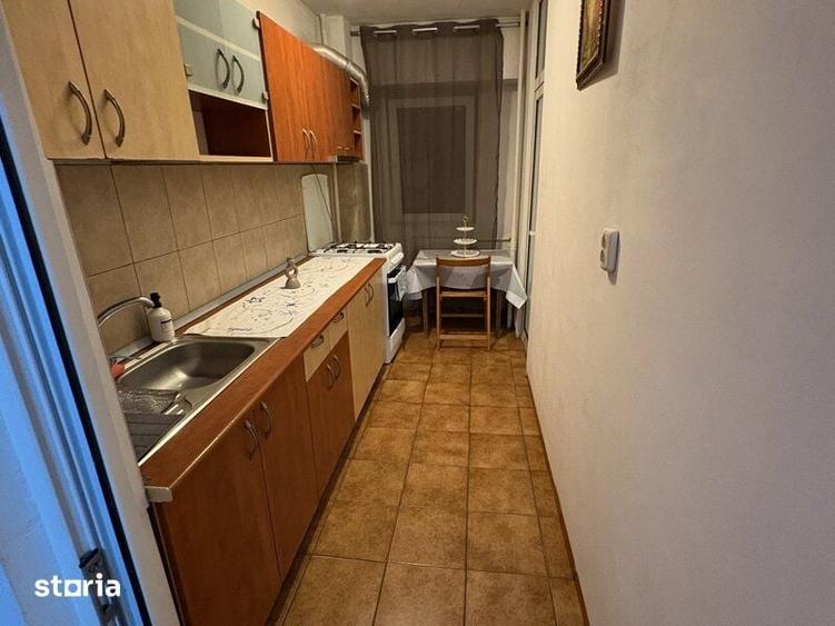 Garsonieră decomandată în Titan