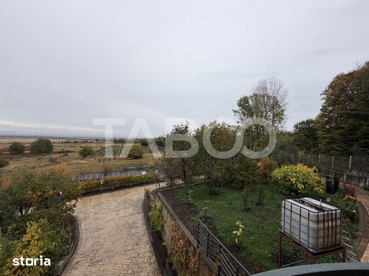Casă cu 7 camere cu Teren 3194 Mp în Recea