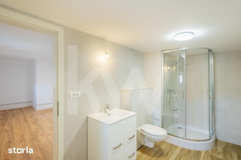 Casă cu 8 camere cu Teren 606 Mp în Calea Dumbrăvii