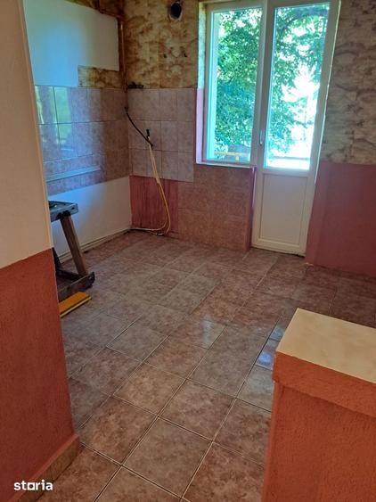 Apartament cu 2 camere decomandat în Soarelui