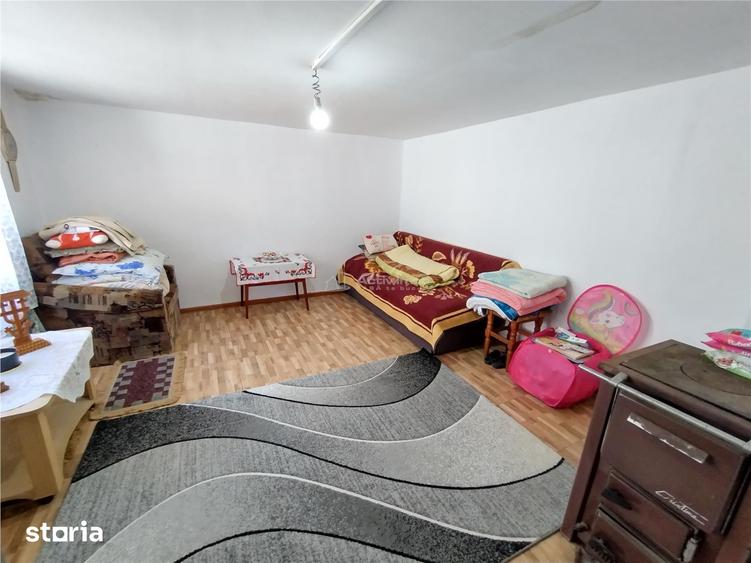 Casă cu 8 camere cu Teren 3800 Mp în Central