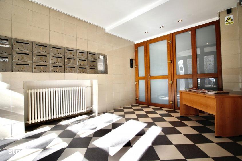 Apartament cu 3 camere, mobilat în Centrul Istoric