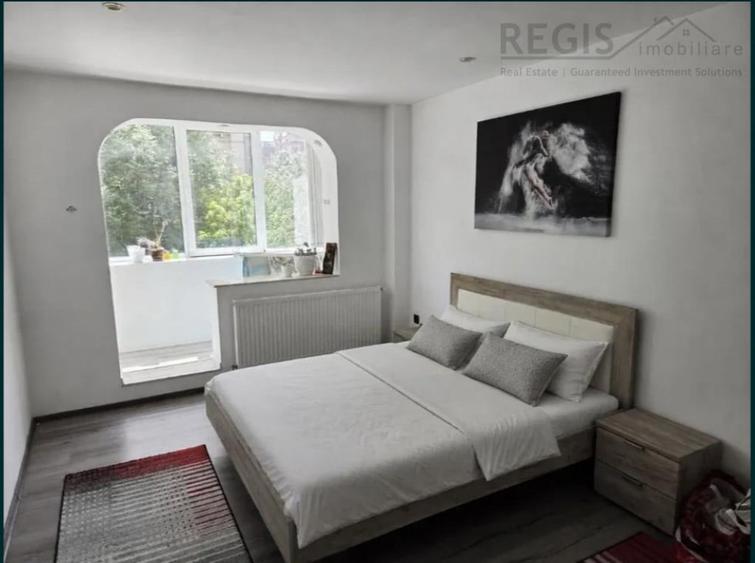 Apartament cu 3 camere decomandat în Hărmanului