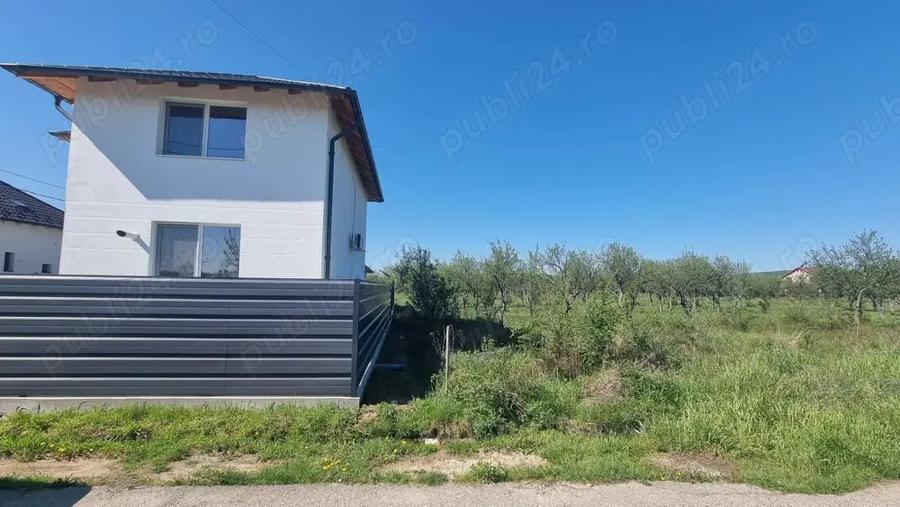 Teren de 800 mp, în Glâmbocu