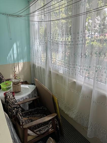 Apartament cu 3 camere semidecomandat în Florești