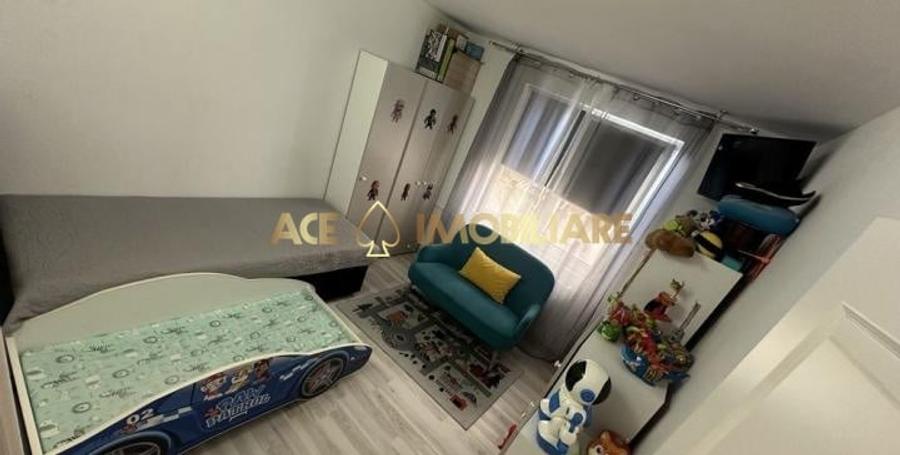Apartament cu 3 camere decomandat, mobilat în Sălăjan