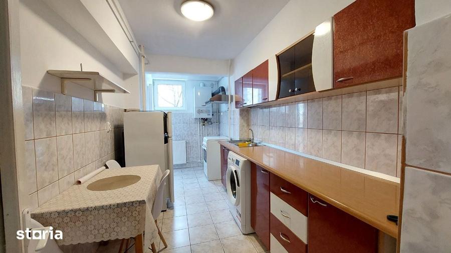 Apartament cu 2 camere decomandat în Micro 17