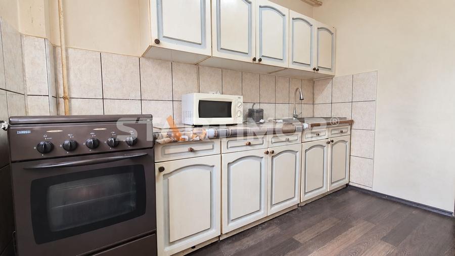 Apartament cu 3 camere decomandat în Răcădău