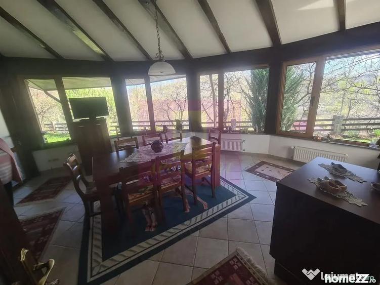 Casă cu 4 camere cu Teren 2066 Mp în Capul Câmpului