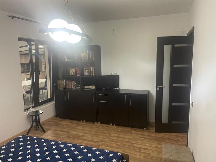 Apartament cu 4 camere decomandat în Chiajna