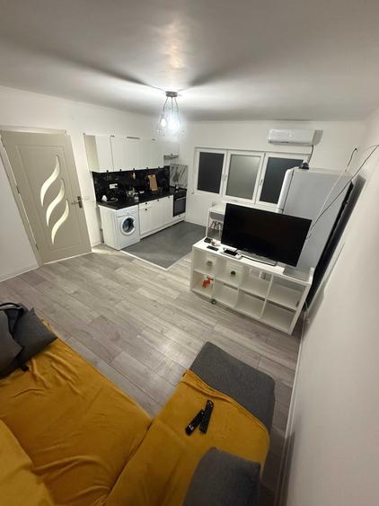 Apartament cu 2 camere semidecomandat în Chitila