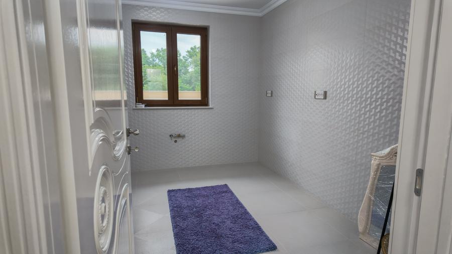 Casă individuală cu 6 camere cu Garaj în Volovăț