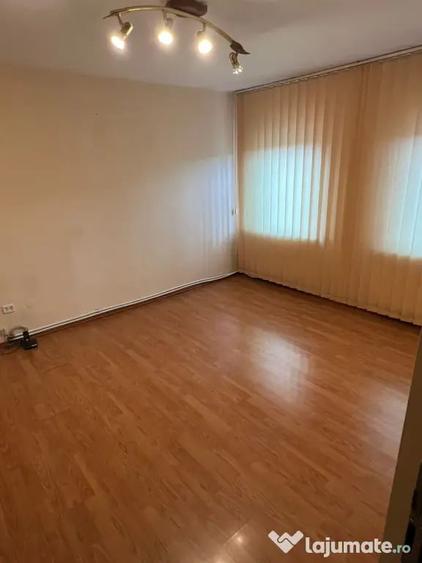 Casă cu 4 camere în Sud