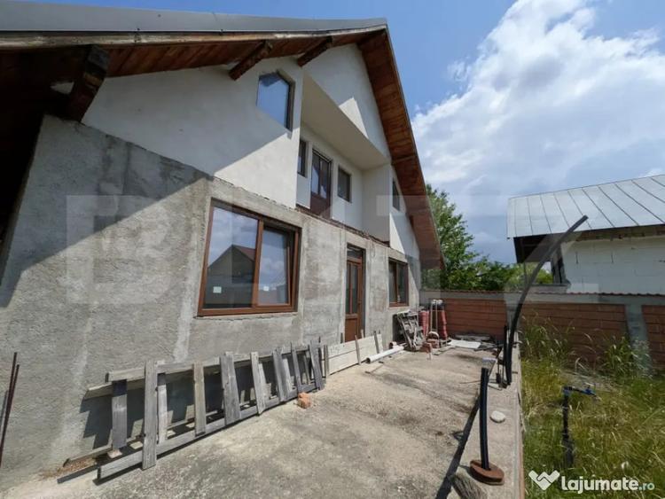 Casă cu 5 camere cu Teren 141 Mp în Central
