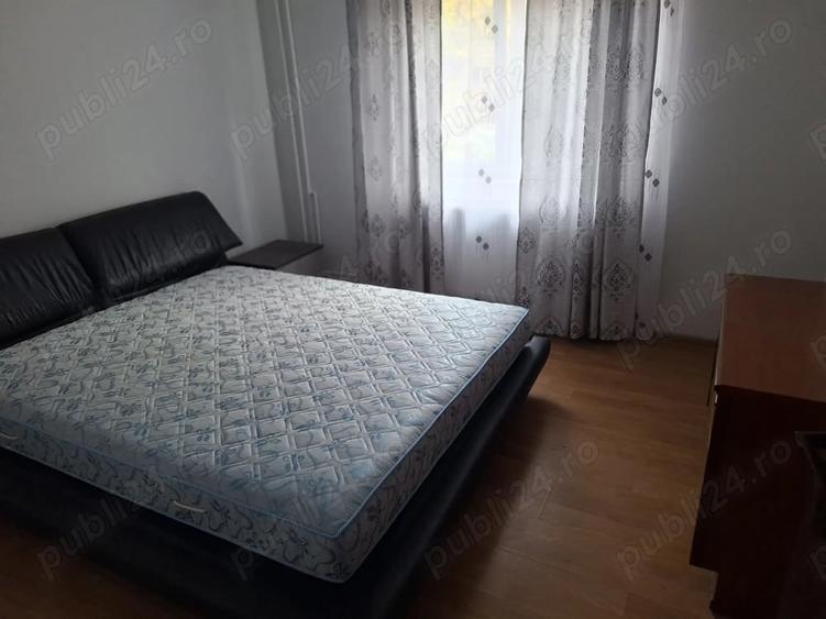Apartament cu 3 camere decomandat în Lipovei