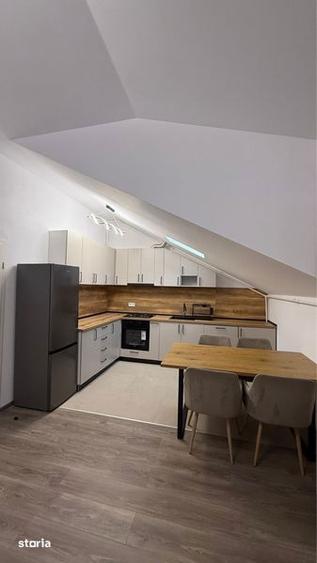 Apartament cu 3 camere decomandat în Sânpetru