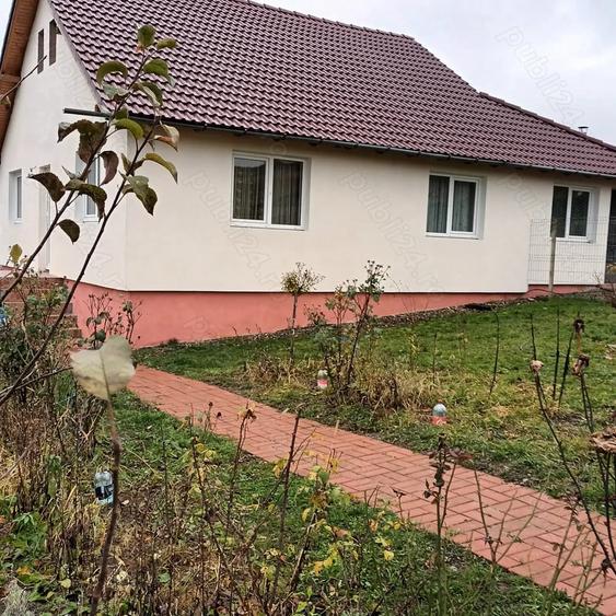 Casă cu 4 camere în Arghira