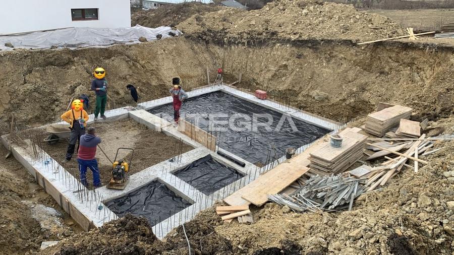 Casă individuală cu 6 camere cu Canalizare în Chinteni